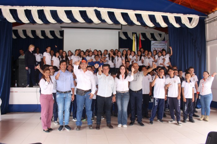 Estudiantes, Autoridades y Directivos