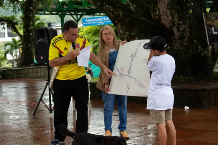 Asamblea comunitaria en defensa del Río