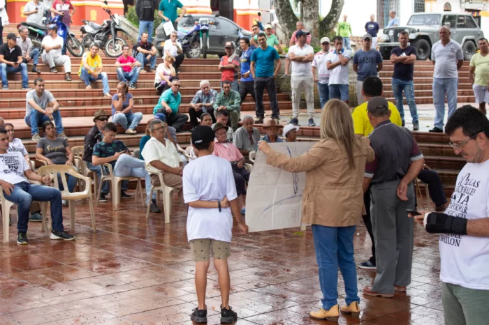 Asamblea comunitaria en defensa del Río