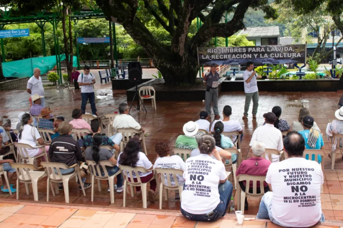 Asamblea comunitaria en defensa del Río