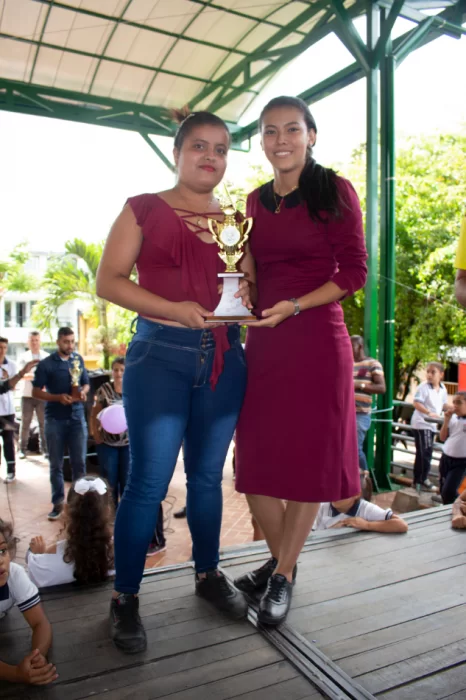 Ganadoras del festival de la canción, categoría "Mayores"