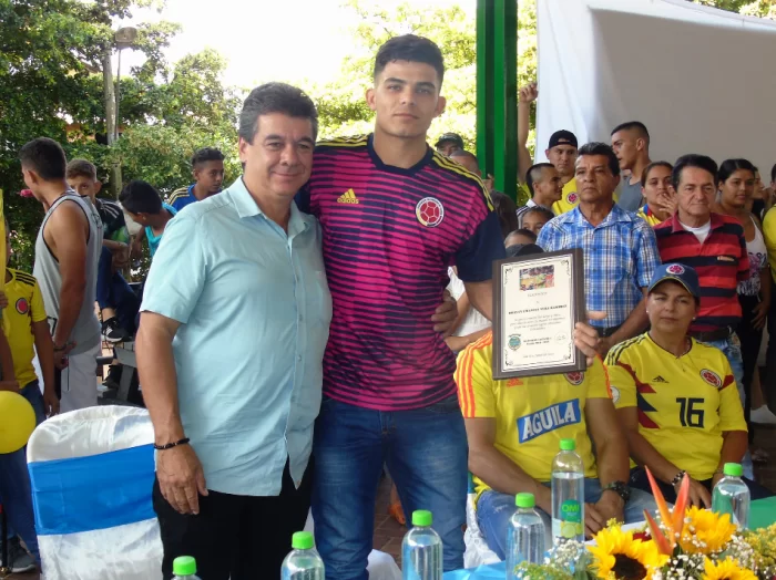 El saludo y la foto con El Alcalde Maximino Castaño Castaño.
