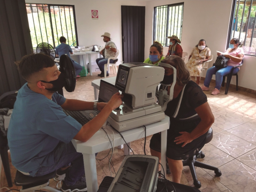 Brigada de salud visual con 302 personas mayores residentes del<br /><br>
área rural
