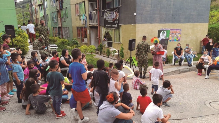 l fortalecimiento de colectividades juveniles<br />
urbano-rurales.